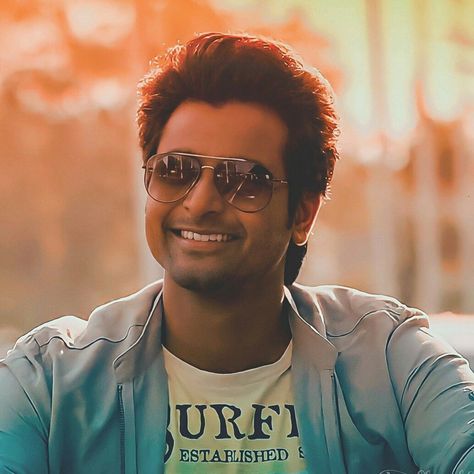 Sk Images, Brother Sister Photography, Love Couple Images Hd, Siva Karthikeyan, Sivakarthikeyan Wallpapers, Movie Frames, Girl In Rain, Surya Actor, Baby Song