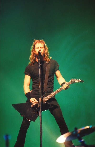 Metallica James Hetfield Torhout/Werchter Festival Torhout Belgium James Hetfield 90s, Guitar 80s, Metallica Pictures, James Hetfield Guitar, Where Are U, Metallica Music, 90s Photos, Gibson Explorer, Metallica Art