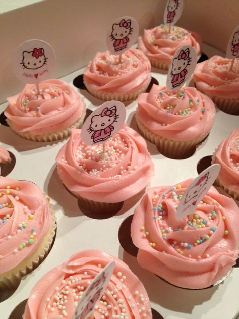 Hello Kitty Cake And Cupcakes, Hello Kitty Birthday Food Ideas, Hello Kitty Birthday Cupcakes, Hello Kitty Birthday Party Favors, Hello Kitty 30th Birthday, Hello Kitty Cupcakes Ideas, Hello Kitty Cupcake Cake, Hello Kitty Dessert Table, Hello Kitty 18th Birthday