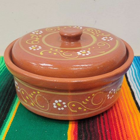 #mexico #vivamexico #pottery #livingroom #kitchen #cooking #recipe #clay #art #explore #fyp #love #shopping #birthday #gifts #giftsforher #halloween #fall #falldecor #table #quince #party #instagood #instagram Tortilla Holder, Tortilla Warmer, Pot Art, Flower Pot Art, Mexican Ceramics, Mexican Decor, Mexican Pottery, Kitchen Gifts, Kitchen Decor Items