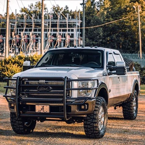 Bubba Truck, Ford Flatbed, Ranch Truck, Truck Aesthetic, Ford F250 Diesel, Trucking Humor, Ford Super Duty Trucks, Diesel Trucks Ford, Country Vibe