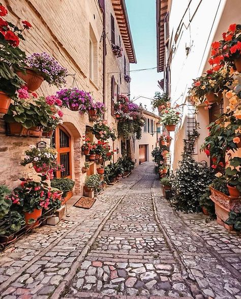 Vila Medieval, Le Vatican, Villefranche Sur Mer, Italy Aesthetic, Biome, Italy Photo, Umbria, Beautiful Places To Travel, Best Places To Travel