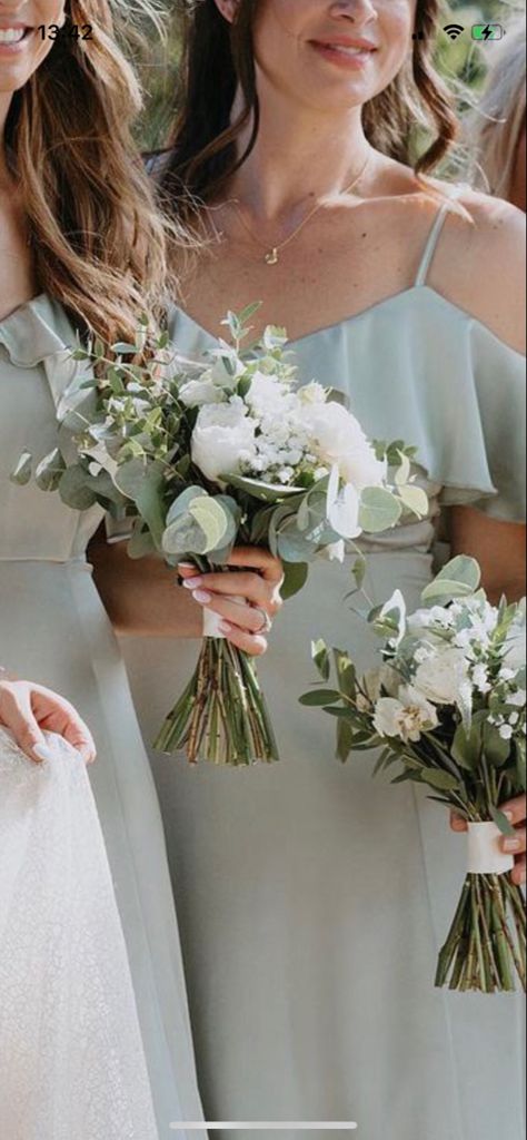 Sage Green Aisle Decor, Sage Green And White Bridesmaid Bouquet, White And Green Wedding Flowers Bridesmaid Bouquets, Bridesmaids Flowers Bouquet, Green And White Bridesmaid Bouquet, Simple Bridesmaid Bouquet, Shrek Wedding, Simple Bridesmaid Bouquets, Wedding Bridesmaid Bouquets