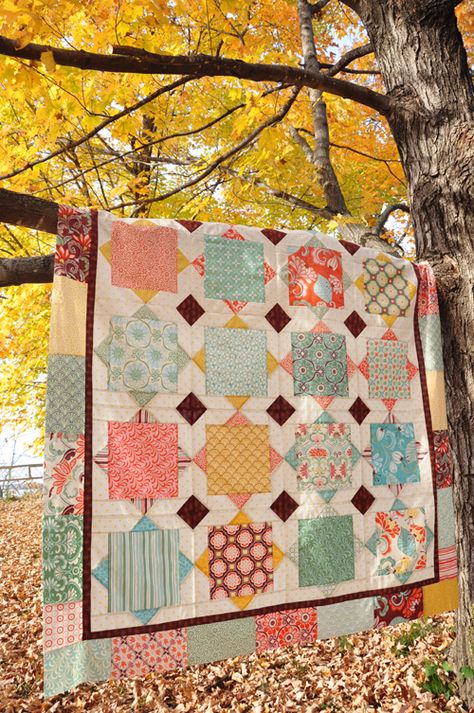 The quilt I want to make with the fabric from our wedding :) (Square Dance, from the book Livin' Large by Heather Mulder) Quilt Big, Big Block Quilts, Layer Cake Quilts, Fat Quarter Quilt, Square Dance, Quilts Ideas, Scrappy Quilts, Quilt Block Patterns, Printed Quilt