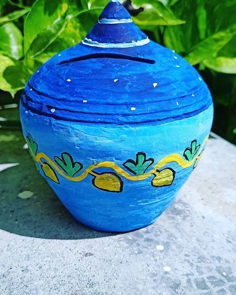 Gullak painting Clay Money Bank, Gullak Painting, Piggy Bank Drawing, Piggy Bank Painting Ideas, Big Piggy Bank, Piggy Bank Diy, Ganesha Drawing, Box Decoration, Money Pouch