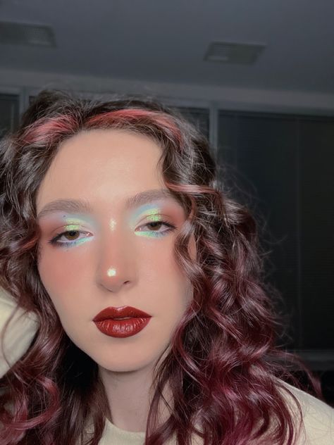 Duochrome Eyeshadow Looks, Eyeshadow Creative, Duo Chrome Eyeshadow, Faerie Makeup, Monochrome Eyeshadow, Duochrome Eyeshadow, Pride Makeup, Brown Lipstick, Peppermint Mocha