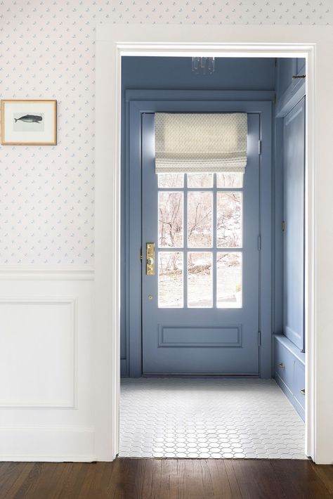 Painted Mudroom Built Ins, Chic Mudroom, Small Mudroom, Small Mudroom Ideas, Bria Hammel Interiors, Bria Hammel, Rochester Mn, Entryway Style, Ford Interior