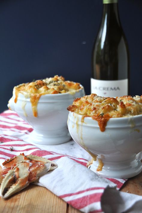 Can you imagine anything better than sinfully delicious Dungeness Crab Mac N Cheese and a glass of Chardonnay? Dungeness Crab Pasta, Blue Crab Mac And Cheese Recipe, Maryland Crab Mac And Cheese Recipe, How To Cook Dungeness Crab, Crab Dungeness, Gourmet Mac And Cheese, Crab Mac And Cheese, Dungeness Crab, Spaghetti Squash