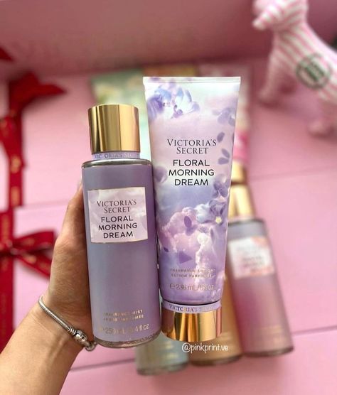 Victoria Secret La Creme, Victorias Secret Products Aesthetic, Victoria Secret Soft And Dreamy, Victoria Secret Dream Angel Perfume, Victoria Secret Bombshell Body Lotion, Victoria Secret Body Mist, Victoria Secret Fragrances, Perfume Lover, Body Mist