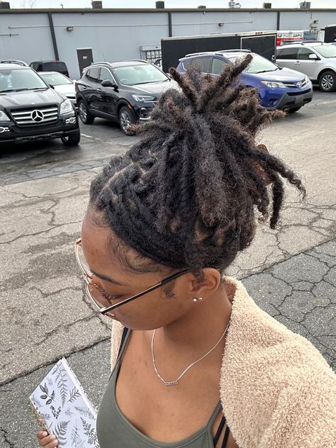 Locs Aesthetic, Miley Cyrus Short Hair, Woman With Dreadlocks, Loc Goals, Short Dreads, Locs Styles, Loc Inspiration, Cute Dreads, Beautiful Locs