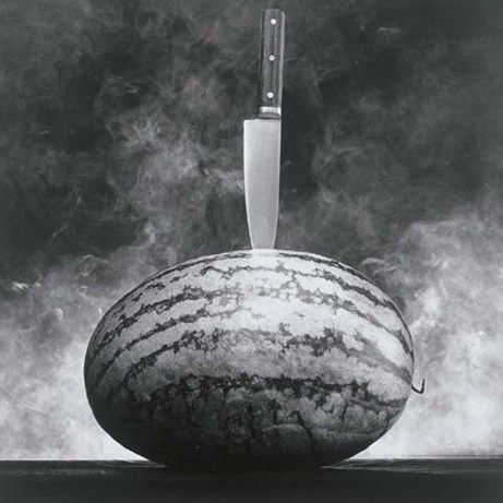 The Genius of Robert Mapplethorpe’s Food Photography Lighting Mapplethorpe Photography, Robert Mapplethorpe Photography, Food Photography Lighting, Still Life Images, Robert Mapplethorpe, Delicious Soup Recipes, History Of Photography, Healthy Soup Recipes, Healthy Soup