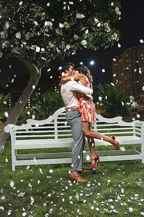 Best TV Kisses of 2014: Jane the Virgin  [www.anchor.fm/whatsstreaming] Jane And Rafael, Justin Baldoni, Gina Rodriguez, Film Anime, Jane The Virgin, Movies And Series, Tv Couples, Shows On Netflix, The Cw