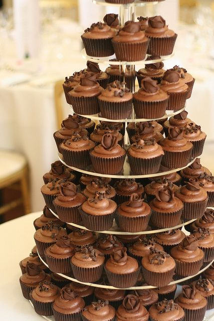 chocolate cupcakes wedding | Chocolate Cupcake Wedding Tower | Flickr - Photo Sharing! Easy Chocolate Cupcake Recipe, Cupcake Towers, Cupcake Tower Wedding, Romantic Desserts, Chocolate Wedding, Wedding Chocolate, Cupcake Recipes Chocolate, Chocolate Wedding Cake, Wedding Cakes With Cupcakes