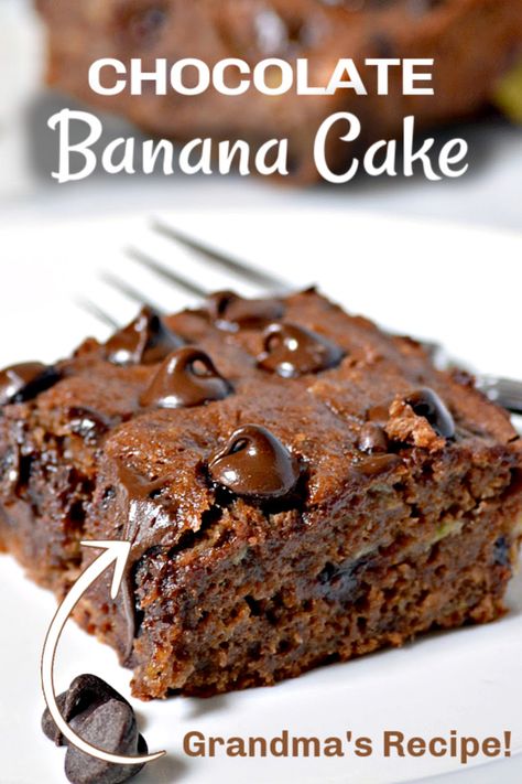 Super Moist Chocolate Cake, Healthy Chocolate Banana, Chocolate Banana Cake, Banana Dessert Recipes, Banana Cake Recipe, Cheesy Casserole, Banana Dessert, Eat Healthier, Moist Chocolate Cake