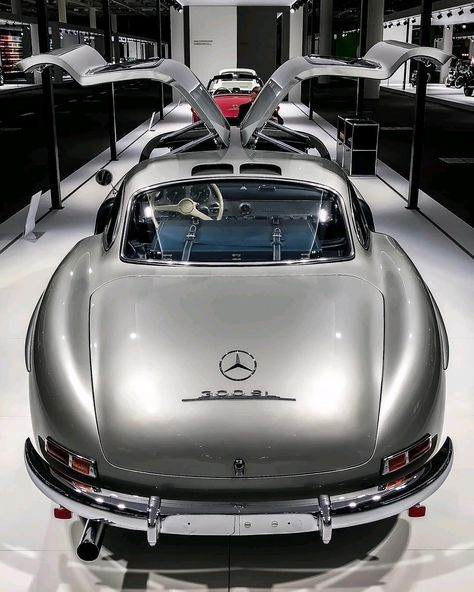 Top Vehicles — The legendary Mercedes SL300 Gullwing! via reddit Sl300 Gullwing, 300 Sl Gullwing, 300sl Gullwing, Benz 300sl, Mercedes Benz 300sl, Old Mercedes, Mercedes 300, Mercedes 300sl, Mercedes Sls