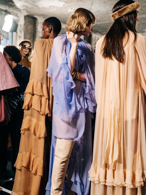 Chloé Fall 2024 Ready-to-Wear Runway, Fashion Show & Collection Review Fashion Week Backstage, Chloe Fashion, Blue Chiffon Dresses, Head Scarf Styles, Show Collection, Fall 24, Feminine Aesthetic, Hottest Fashion Trends, Style Mistakes