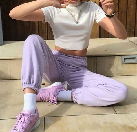 Korean Fashion Ideas, Korean Fashion Outfits, Skandinavian Fashion, Purple Pants, Purple Outfits, Cooler Look, Looks Street Style, Korean Fashion Trends, Moda Vintage