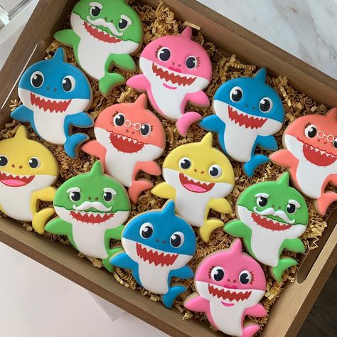 Tuyet on Instagram: “Baby shark doo doo doo dooo dooooo. I listen to this song every single day and finally got to make cake and cookies of it. 😆😆#babyshark…” Shark Birthday Cakes, Shark Party Decorations, Custom Sugar Cookies, Shark Cookies, 2nd Birthday Party For Girl, Shark Themed Birthday Party, Baby Shark Doo Doo, Baby Boy 1st Birthday Party, Shark Birthday Party