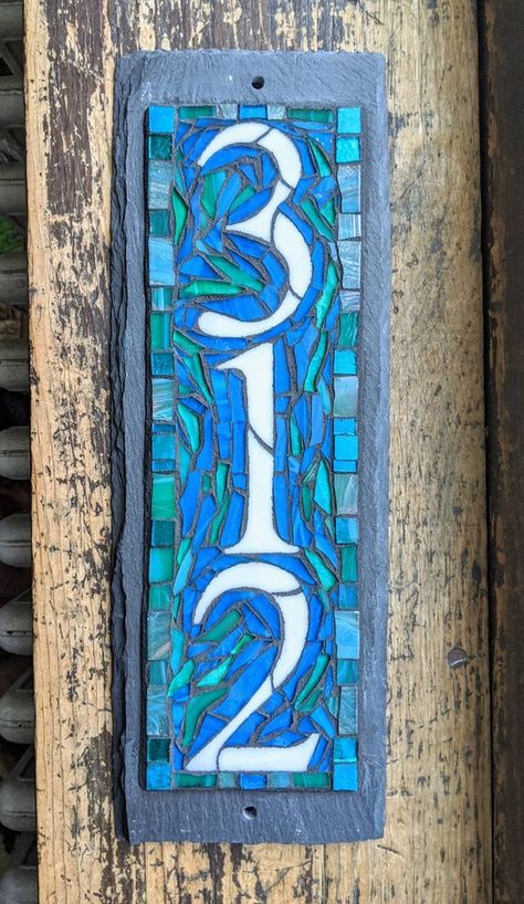 Mosaic House Numbers Ideas, Mosaic Door Numbers, Mosaic Name Signs, Mosaic Address Sign House Numbers, Outdoor Mosaics, Mosaic House Numbers, Mosaic Art Diy, Porch Plans, House Plaques