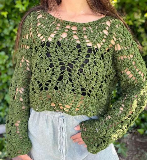 Whimsical Crochet, Crochet Clothes Aesthetic, Crochet Fall, Older Sister, Crochet Decoration, Crochet Fashion Patterns, Younger Sister, Crochet Cowl, Crochet Top Pattern