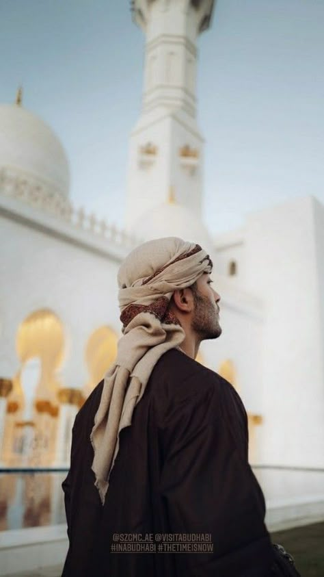 Islam Man Aesthetic, Dubai Men Aesthetic, Arab Outfit Men, Arabic Men Outfit, Arab Fashion Men, Arab Men Outfit, Arabic Outfit Men, Arabian Outfit Men, Arab Outfit