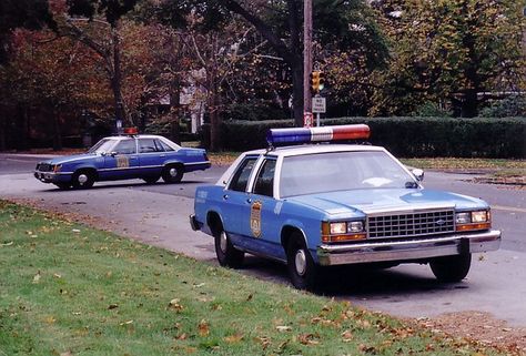 80s Cop, Old Police Cars, 70s Cars, Cop Cars, Ford Police, Police Vehicles, Ford Ltd, 80s Aesthetic, Book Aesthetics