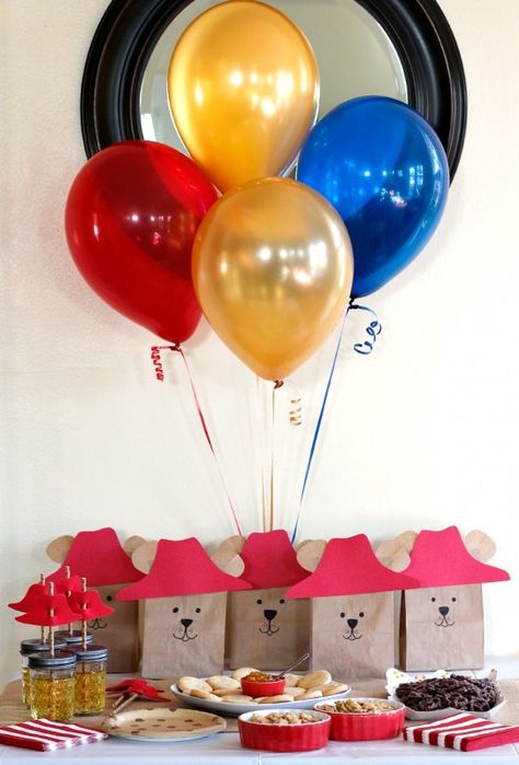 Paddington Bear Birthday Party: Adorable Paddington gift bags and balloons. Simple, easy party decor! Don't forget to watch the Paddington movie on January 16, 2015! Thanks for sharing these creative ideas, @makeandtakes! Paddington Bear Birthday Party Ideas, Paddington Bear 2nd Birthday Party, Paddington Party Decorations, Paddington Bear Themed Party, Paddington 1st Birthday, Paddington First Birthday, Paddington Bear 1st Birthday Party, Paddington Theme Party, Paddington Bear First Birthday