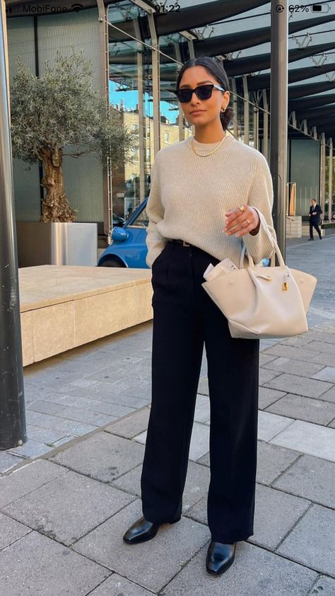 Lunch With In Laws Outfit, Quiet Luxury Fall Outfit, Quiet Luxury Outfits Women Winter, Scandinavian Work Outfit, Quiet Luxury Winter Outfit, Work Photoshoot Outfit, Demellier Bags Outfit, Quiet Luxury Outfits Women, Office Wear 2023