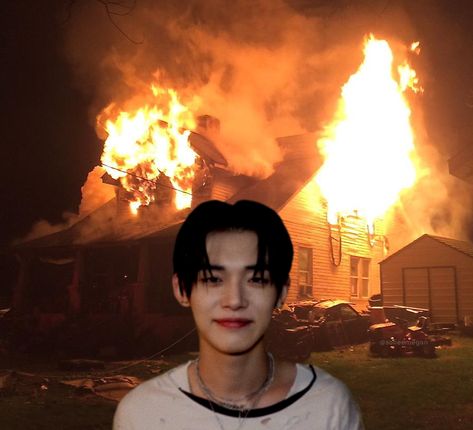 House On Fire, What Do You Meme, Moa Collection, Kpop Profiles, Choi Daniel, Korean Aesthetic, Savage Kids, Meme Faces, Kpop Funny