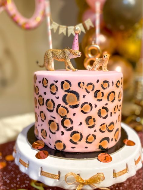 Leopard Birthday Cake, Pink Leopard Party, Leopard Cake, Cheetah Party, Cheetah Birthday, Leopard Birthday, Leopard Party, 5th Birthday Cake, Animal Print Party