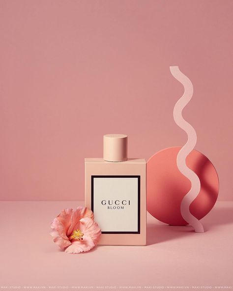 Still life and product photograph of Gucci Bloom Perfume, produced by Maki Production, based in Ho Chi Minh City, Vietnam Selamat Hari Valentine, Savon Diy, Gucci Bloom, Natural Hair Treatments, Hari Valentine, Perfume Photography, Cosmetics Photography, Shot Photo, Beauty Products Photography