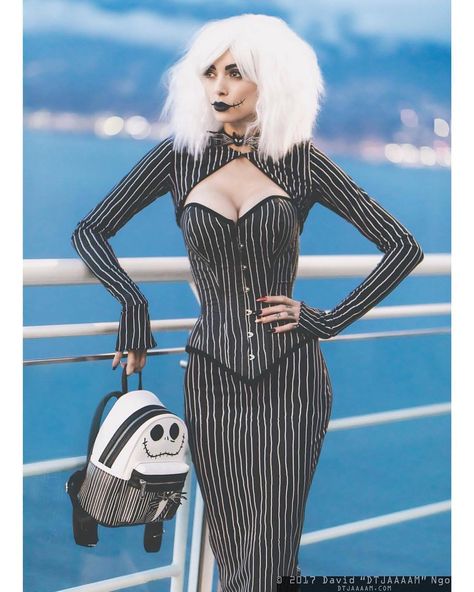 Female Jack Skellington, Jack Skellington Cosplay, Gender Bend Cosplay, Skellington Costume, Nightmare Before Christmas Costume, Cat Halloween Makeup, Jack Skellington Costume, Future Costume, St Laurent