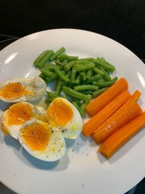 Soft Boiled Egg Meals, Healthy Boiled Eggs Recipes, Boiled Eggs Aesthetic, Boiled Eggs Meal, Boiled Egg Dinner, Boiled Egg Meals, Soft Boil Eggs, Healthy Dinner Recipes For Weight Losing, Boiled Eggs Recipes