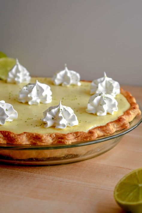 Best ever Key Lime Pie! Tart and sweet filling in a traditional pie crust. This authentic Florida pie is a delicious treat on a summer day. Traditional Key Lime Pie Recipe, Authentic Key Lime Pie Recipe, Key Lime Pie Recipe, Frozen Pie Crust, Keylime Pie Recipe, Tart Filling, Key Lime Juice, Easy Pie Recipes, Flaky Pie Crust