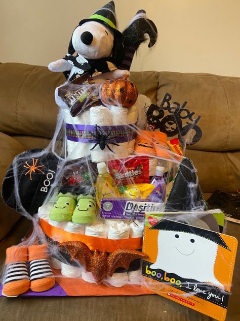 Spooky Diaper Cake, Halloween Themed Diaper Cake, Halloween Diaper Cake Ideas, Craft Cake Ideas, Halloween Diaper Cake, Halloween Shower Ideas, Lil Pumpkin Baby Shower, November Baby Shower, Halloween Baby Shower Ideas