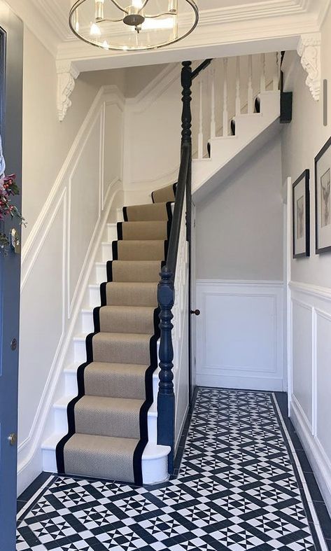 Stairs Wall Design, Black And White Hallway, Stairs And Hallway Ideas, Stairs Home, Entrance Hall Decor, Stairs Wall, Victorian House Interiors, Victorian Hallway, White Staircase