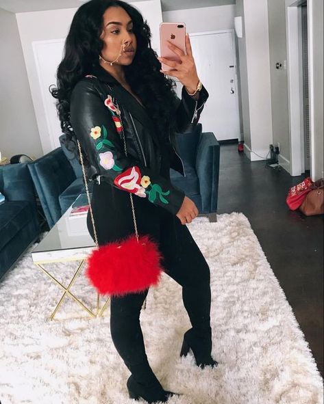 Baddie Winter Outfits, Winter Outfits Blackgirl, Baddie Outfits For School, Peruvian Hair, Hair Haircut, Dope Outfits, Hair Bundles, Fall Looks, Fall Winter Outfits