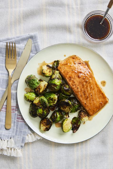 Quick and Delicious Air Fryer Maple-Glazed Salmon with Brussels Sprouts Salmon And Brussel Sprouts, Maple Glazed Salmon, Calamari Recipes, Salmon Glaze Recipes, Salmon Soy Sauce, Fall Recipe, Salmon Dishes, Brussels Sprouts Recipe, Glazed Salmon