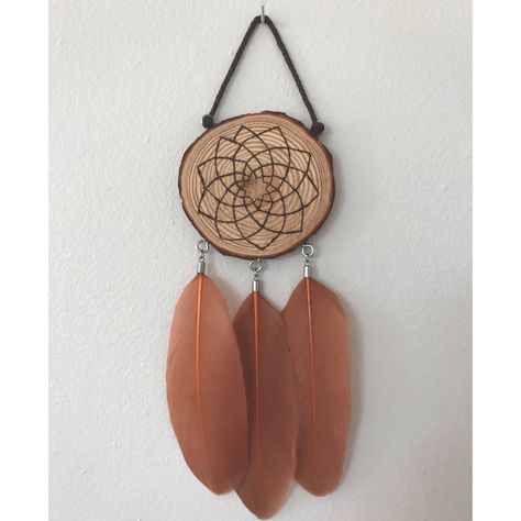 Wood Dream Catcher, Slice Ideas, Wood Tattoo, Making Dream Catchers, Pyrography Designs, Handmade Dreamcatcher, Market Ideas, Wood Burning Crafts, Wood Burning Art