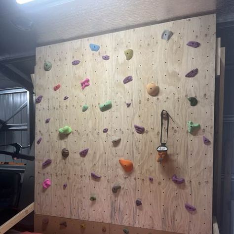 DIY Home Climbing Wall Guide | Build Your Own Rock Climbing Wall Pallet Rock Climbing Wall, Rockwall Design, Diy Rock Wall, Diy Rock Climbing Wall, Outdoor Climbing Wall, Sport At Home, Diy Climbing Wall, Home Climbing Wall, Degree Wall