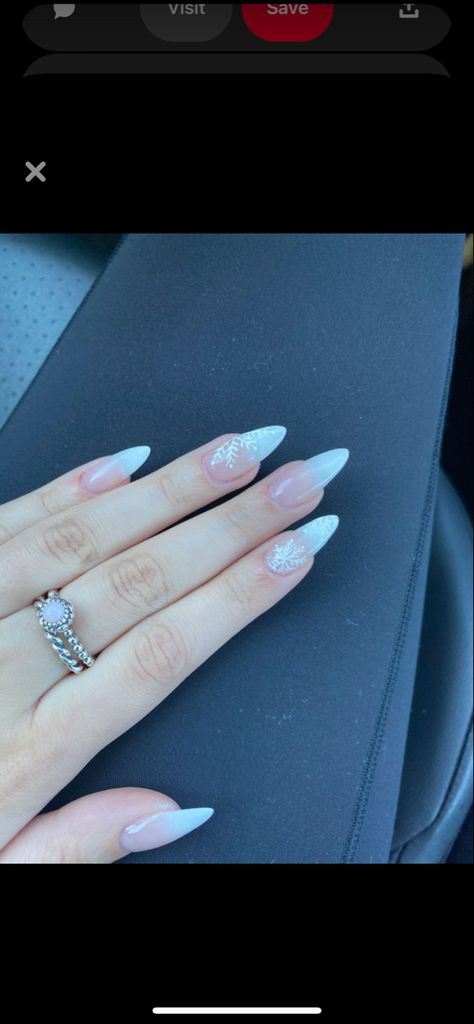 Aesthetic Winter Nails Acrylic, Long Almond Winter Nails, White Xmas Nails Almond, Almond Style Nails Christmas, Long Oval Christmas Nails, Basic Christmas Nails Almond, Classy Winter Nails Almond, Christmas Nail Ideas Acrylic Almond, Nail Ideas Snowflake