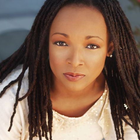 Siedah Garrett earned a  million dollar salary - leaving the net worth at 10 million in 2018 Siedah Garrett, Black Women In History, Dennis Edwards, The Hollywood Bowl, Behind The Camera, Music Images, Black Music, African American Hairstyles, World Music