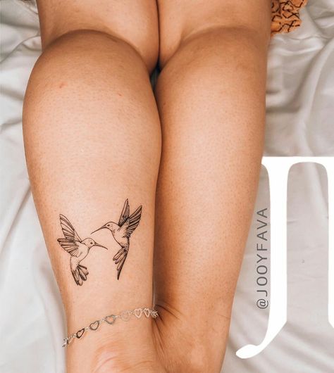 October Theme Tattoo, Hummingbird Tattoo On Leg, Golondrinas Tattoo Mujer, Cardinal And Hummingbird Tattoo, Neck Tattoos Women Back Of, Hummingbird Tattoos For Women, Female Leg Tattoos, Hummingbirds Tattoo, Dainty Hummingbird Tattoo