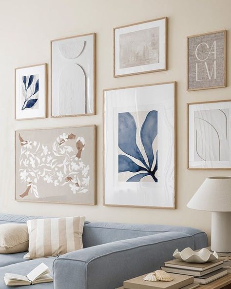 Blue hues gallery wall Gold Interior Decor, Blue And Cream Living Room, Blue Living Room Color, Beige Walls Bedroom, Beige Wall Paints, Brown And Blue Living Room, Oak Picture Frames, Cream Living Rooms, Blue Living Room Decor