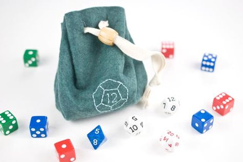 No-Sew Embroidered Dice Bag with Free Dice Embroidery Pattern Dice Bag Sewing Pattern, Diy Leather Dice Bag, Dice Bags, Embroidered Dice Bag, Drawstring Bag Diy, Leather D20 Dice Bag, Diy Travel Accessories, Simple Pouch, Sashiko Pattern