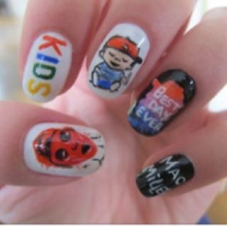 Mac Miller nails Mac Miller Inspired Nails, Mac Miller Nails Ideas, Mac Miller Nails, Mac Miller Concert, Mac Nails, Tumblr Nail Art, Painting The Roses Red, Awesome Nails, Roses Red