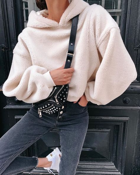 Fluffy Hoodie Outfit, Teddy Hoodie Outfit, Fluffy Sweatshirt, Worst Behavior, Teddy Hoodie, Winter 22, Fur Sweater, Loose Coats, Hoodie White