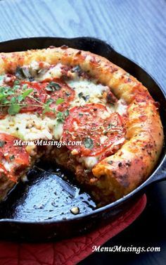 Skillet Deep Dish Pizza, Cast Iron Skillet Cooking, Best Cast Iron Skillet, Skillet Dinner Recipes, Iron Skillet Recipes, Skillet Cooking, Cast Iron Skillet Recipes, Skillet Dinners, Cast Iron Recipes