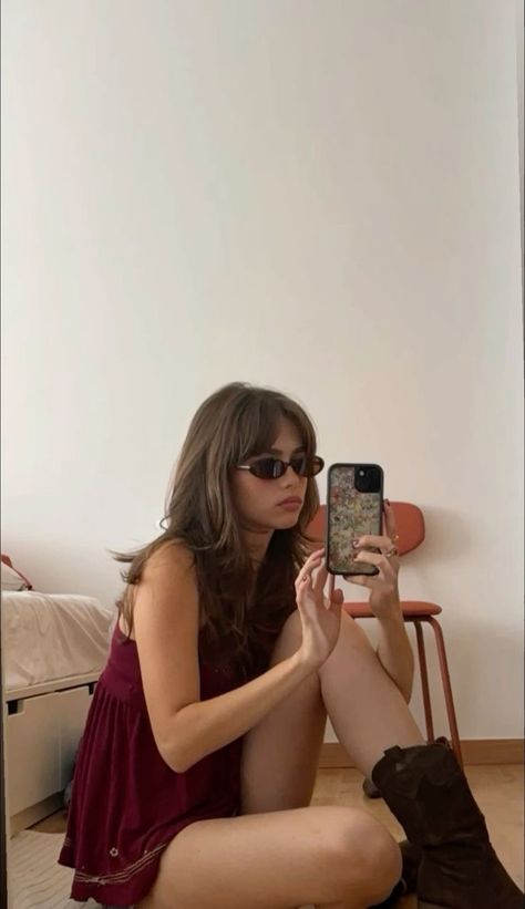 Shifting Face, Mirror Selfie Aesthetic, Selfie Aesthetic, Hairstyle Inspiration, Simple Fits, Cute Cute, Stylish Outfit, Parisian Chic, Dream Hair