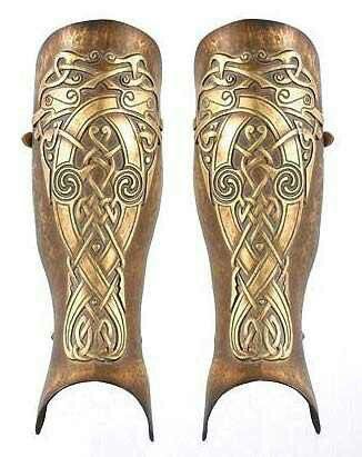 These leg greaves are much like the workmanship of Rohan. Greaves Armor, Celtic Armor, Quotes Facts, Costume Armour, Ancient Armor, Ancient Celts, La Forge, Royal Guard, Leather Armor